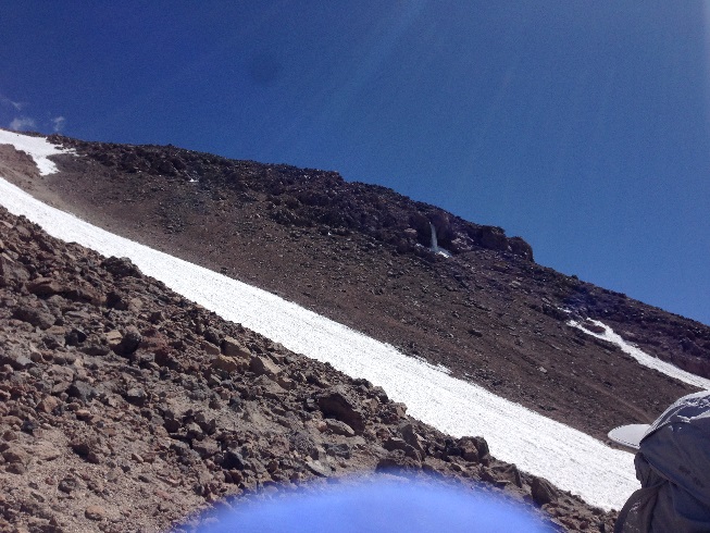  آبشار یخی ارتفاع نزدیک به 5000 هزار متری از سطح دریا در قله دماوند